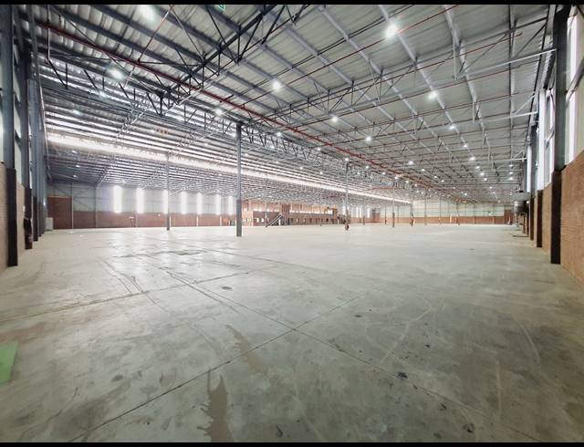 4,892M² WAREHOUSE TO LET IN POMONA